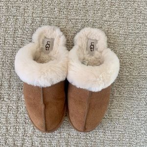 Ugg Women’s Chestnut Scuffette II Slippers